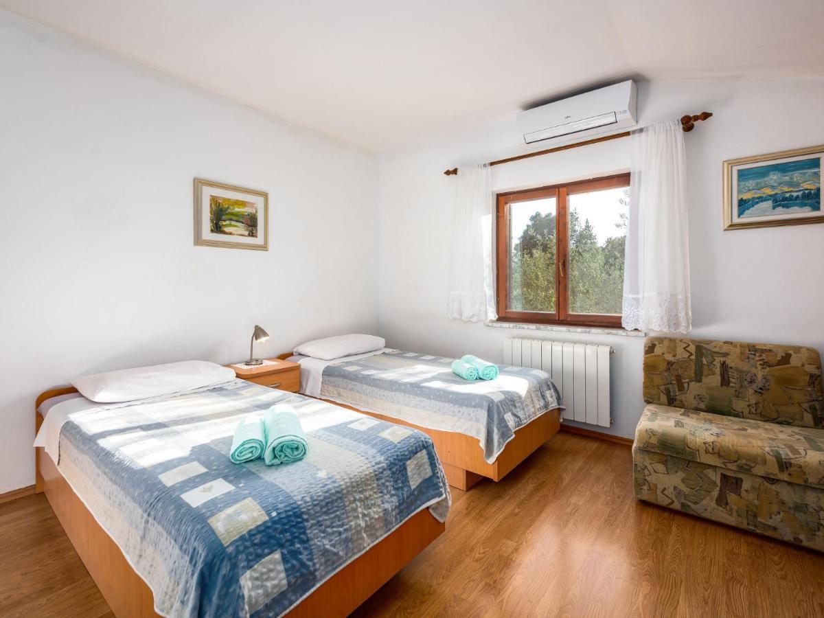 Holiday Home Hacienda - Pzn316 By Interhome Tinjan Eksteriør bilde